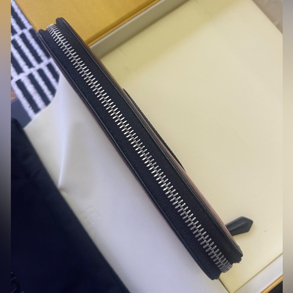 Fendi wallet - Picture 8 of 9